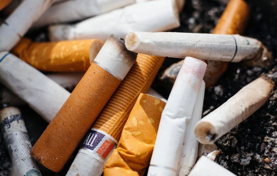 대부분의 여성과 관련된 최신 V2 Cigs 검토